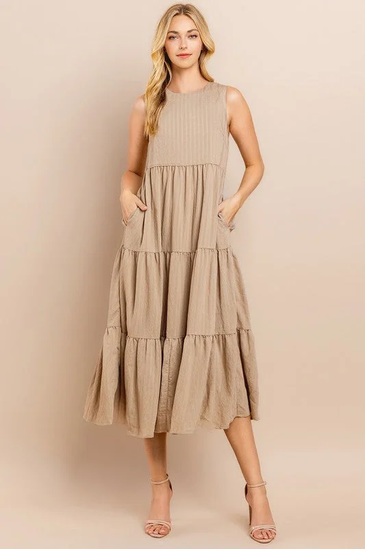 Midi Dresses for fashionable fall gatherings-Tiered Midi Dress