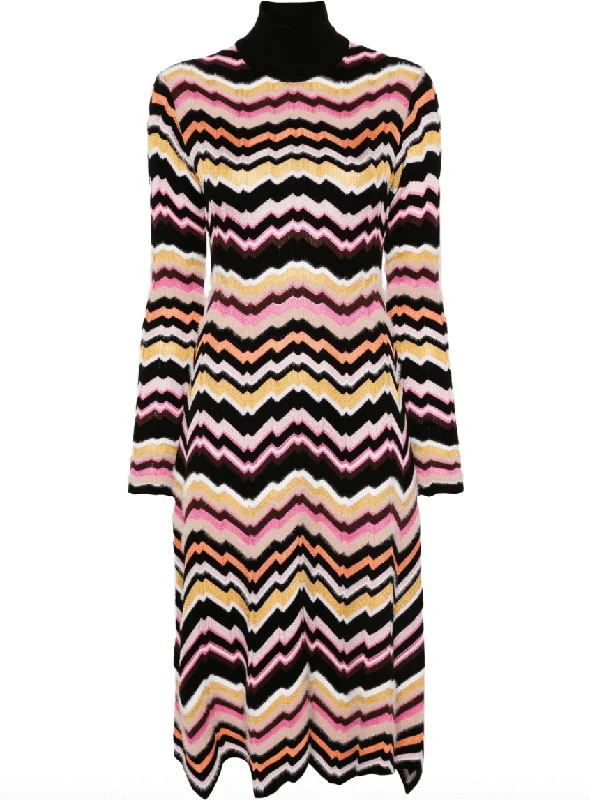 Midi Dresses for beach parties in summer-zigzag-detail midi dress