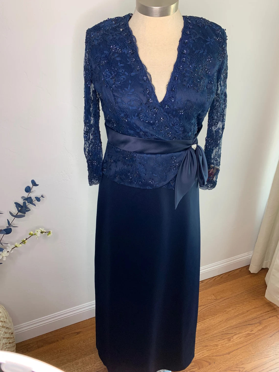 Stunning Silver Velvet Long Party Dress-Navy Blue Lace Top Formal Dress Mother of the Bride Lace 3/4 Sleeve Dress A line Satin Cocktail Dresses