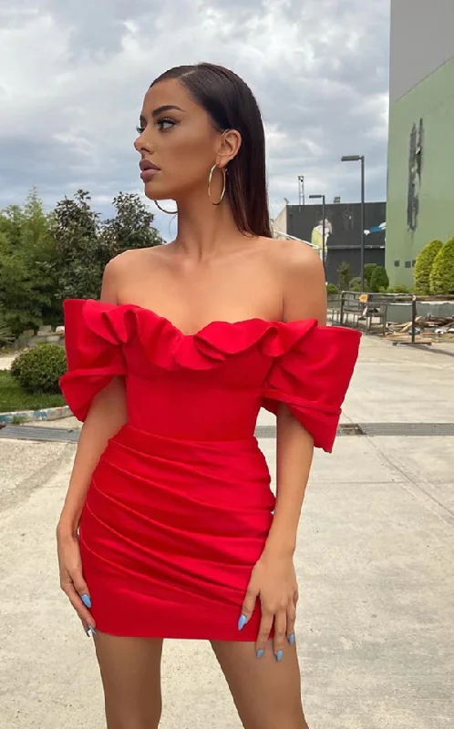 Stunning Off-Shoulder Red Long Party Dress-Red Off Shoulder Mini Cocktail Dresses Ruffles Satin Column Sexy Clubbing Dress Ruched Above Knee Formal Party Dresses c3190