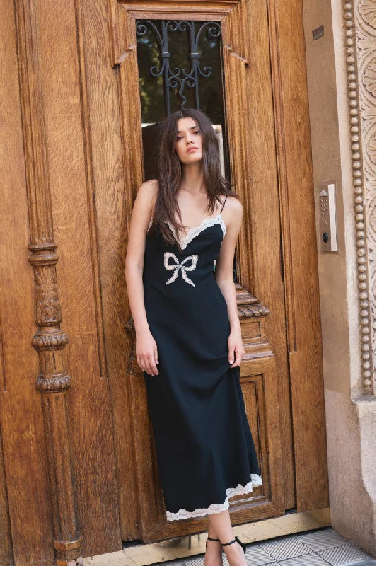 Maxi dresses with satin fabric for a sleek look -Manuela Bow Slip Maxi Dress - BLACK