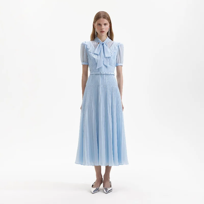 Midi Dresses for trendy spring family dinners-Blue Chiffon Bow Midi Dress