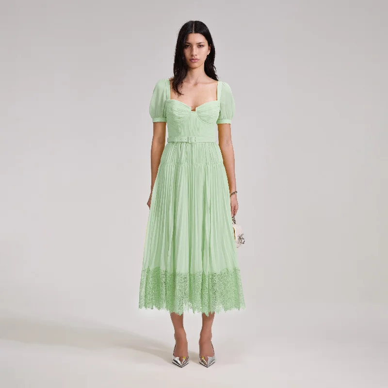 Midi Dresses for formal office attire-Green Chiffon Lace Detail Midi Dress