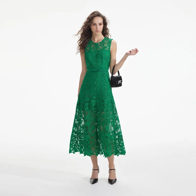 Midi Dresses for anniversary celebrations-Green Lace Sleeveless Midi Dress