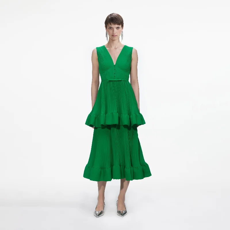 Midi Dresses for chic anniversary dinners-Green Tiered Chiffon Midi Dress