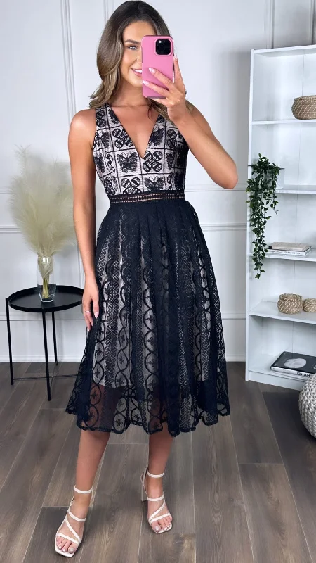 Midi Dresses for stylish brunches-Tamera Black Crochet Detailing Midi Dress